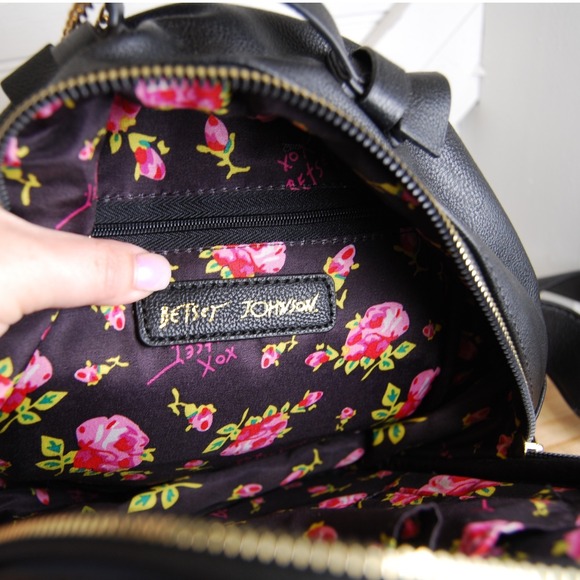 Betsey Johnson Mini Backpack purse Quilted‎ Vegan Leather NWOT Bow Heart charm